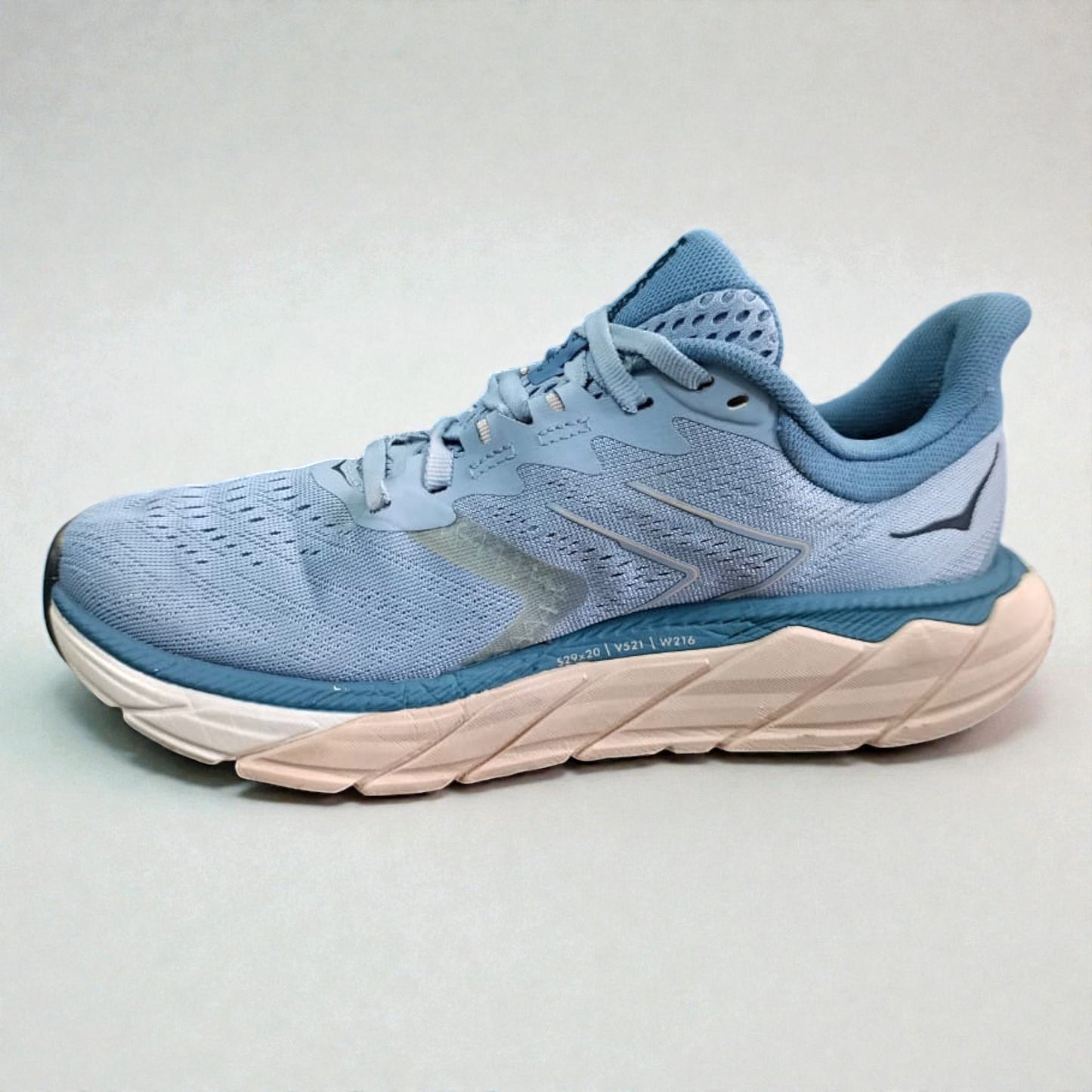 HOKA ONE ONE ARAHI 5 (Size 39.5/UK 6)