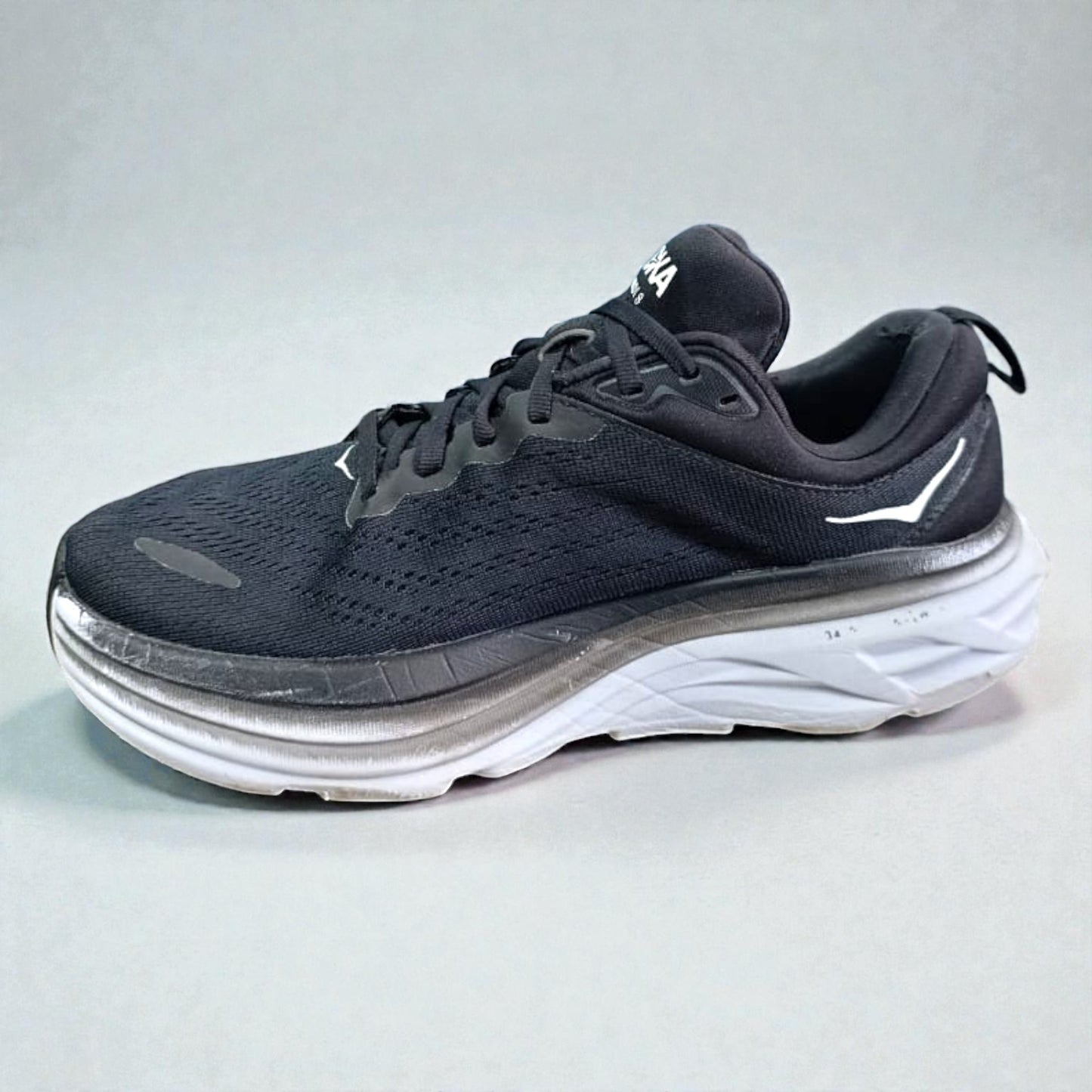 HOKA ONE ONE BONDI 8 (Size 39.5/UK 6.5)