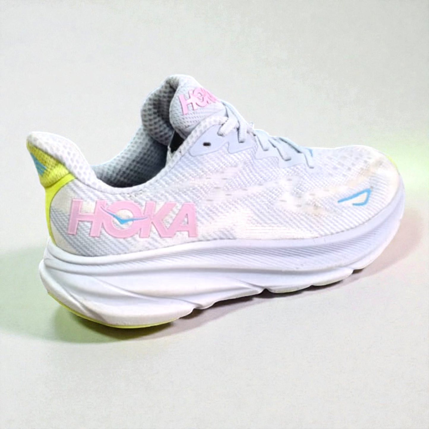 HOKA ONE CLIFTON 9 (Size 40/UK 6.5)
