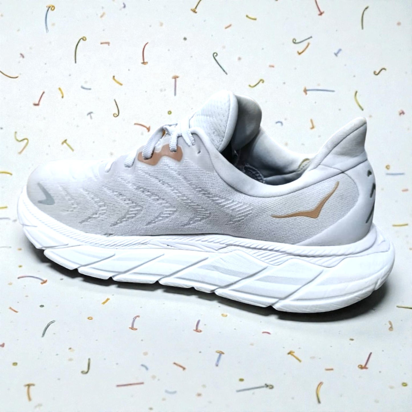 HOKA ARAHI 6 (Size 38.5/UK 5.5)