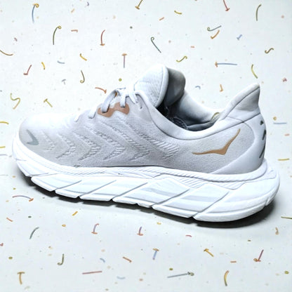 HOKA ARAHI 6 (Size 38.5/UK 5.5)