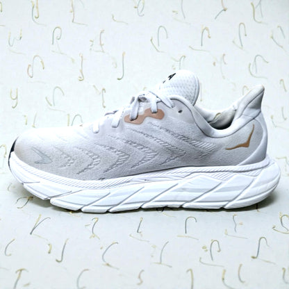 HOKA ARAHI 6 (Size 38.5/UK 5.5)