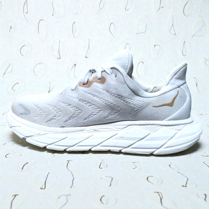 HOKA ARAHI 6 (Size 38.5/UK 5.5)