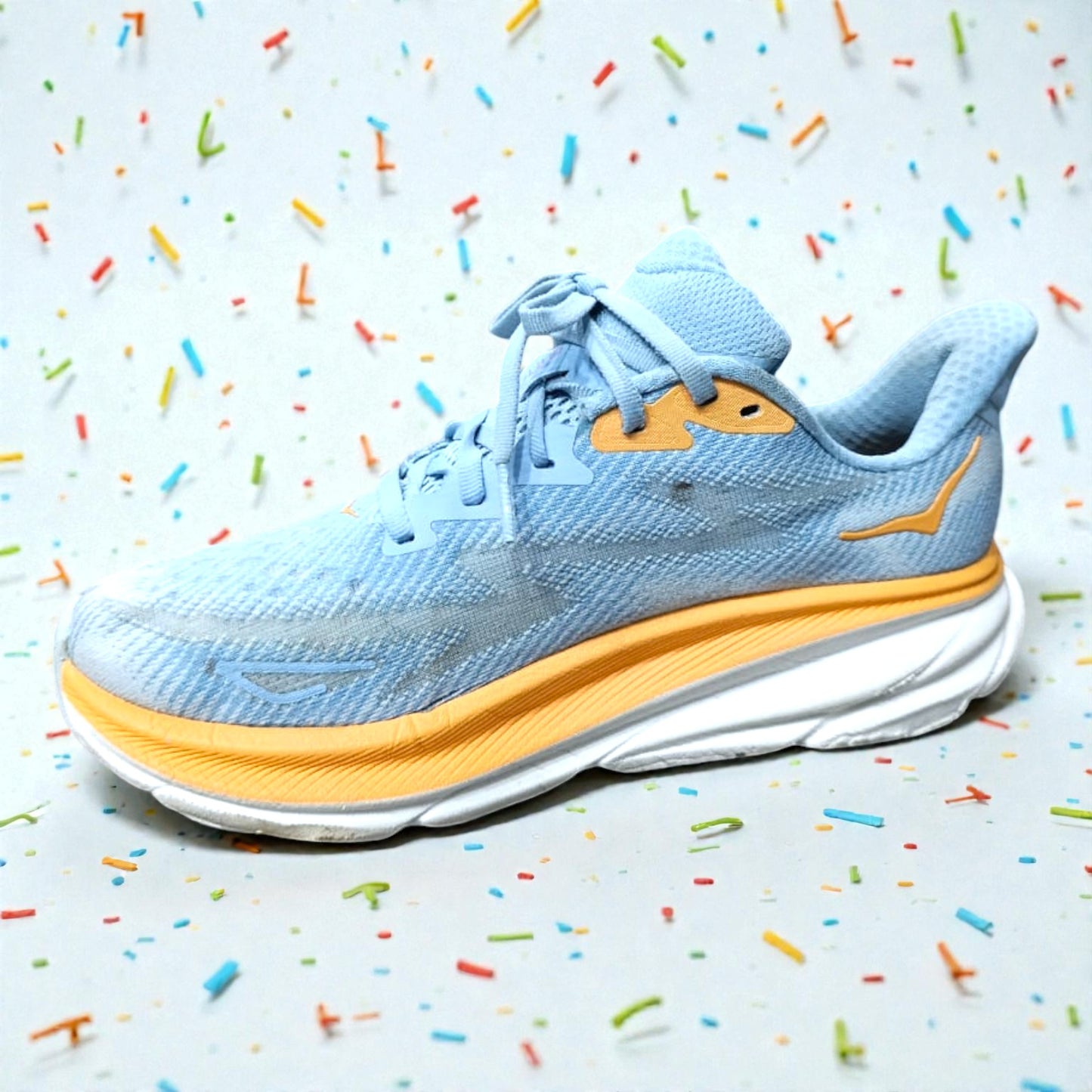 HOKA ONE ONE CLIFTON 9 (Size 38.5/UK 5.5)