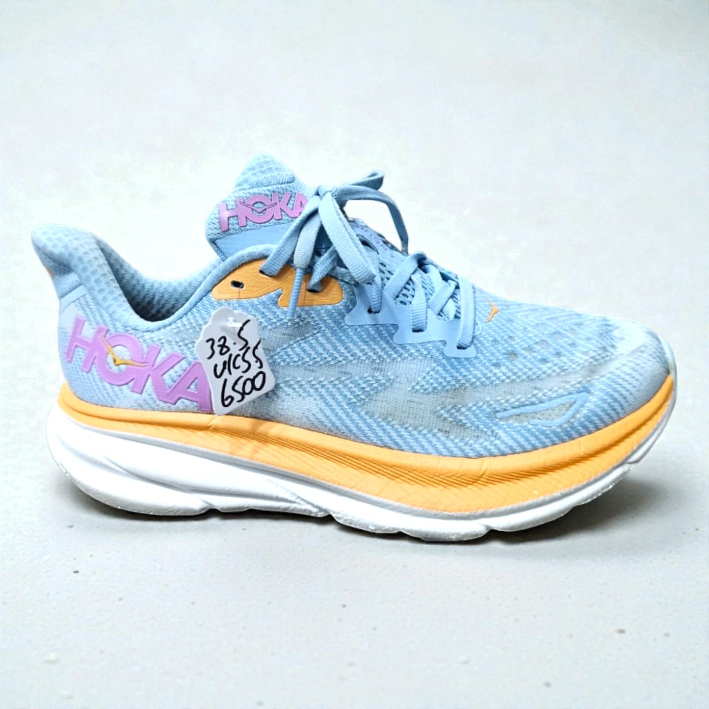 HOKA ONE ONE CLIFTON 9 (Size 38.5/UK 5.5)