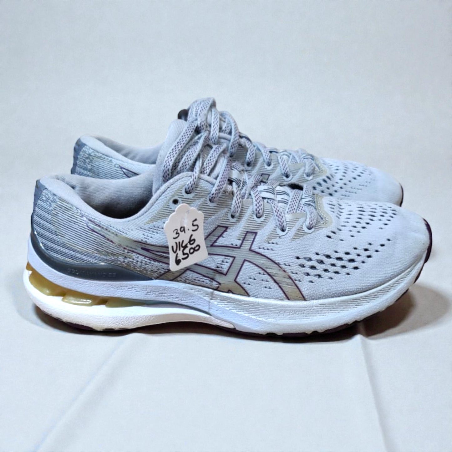 ASICS GEL-KAYANO 28  (Size 39.5/UK 6)