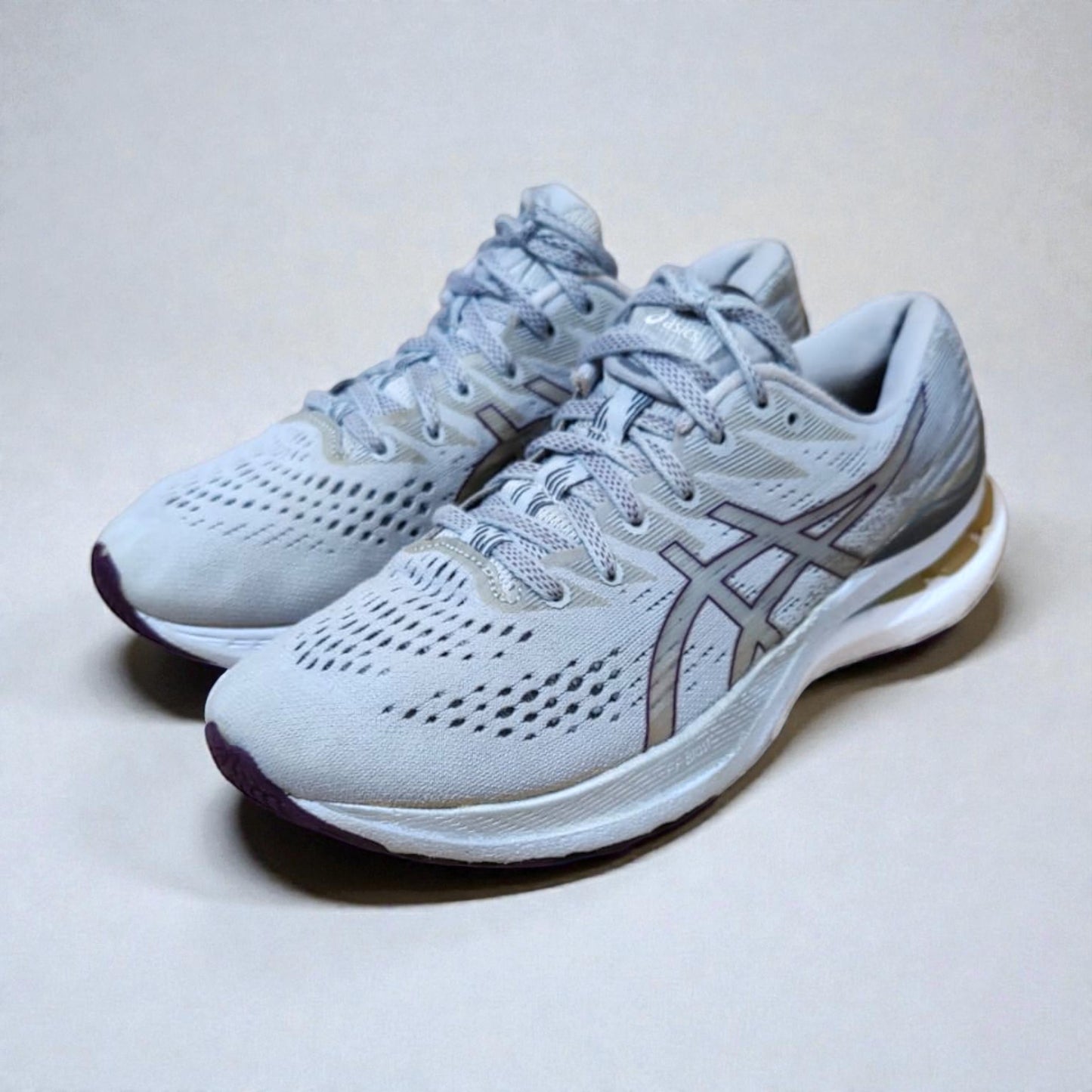 ASICS GEL-KAYANO 28  (Size 39.5/UK 6)
