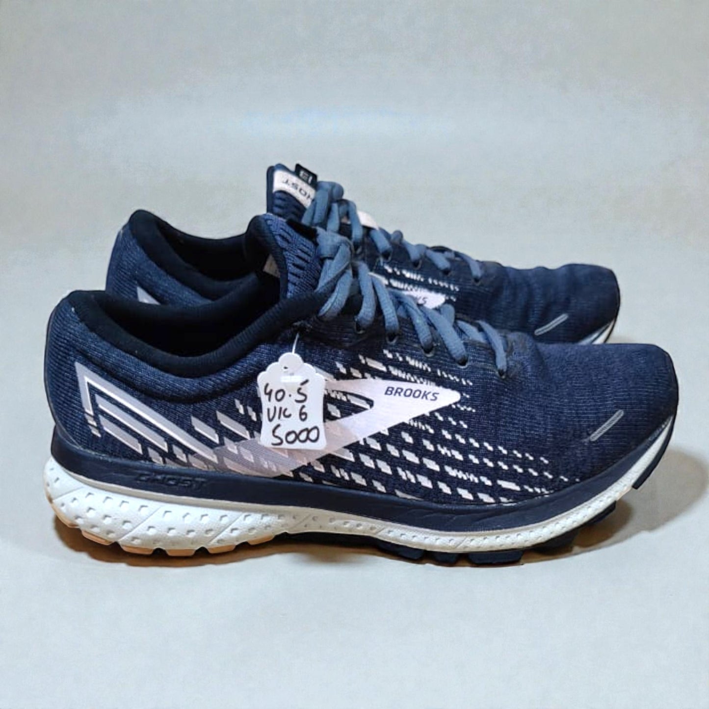 BROOKS GHOST 13 (Size 40.5/UK 6)