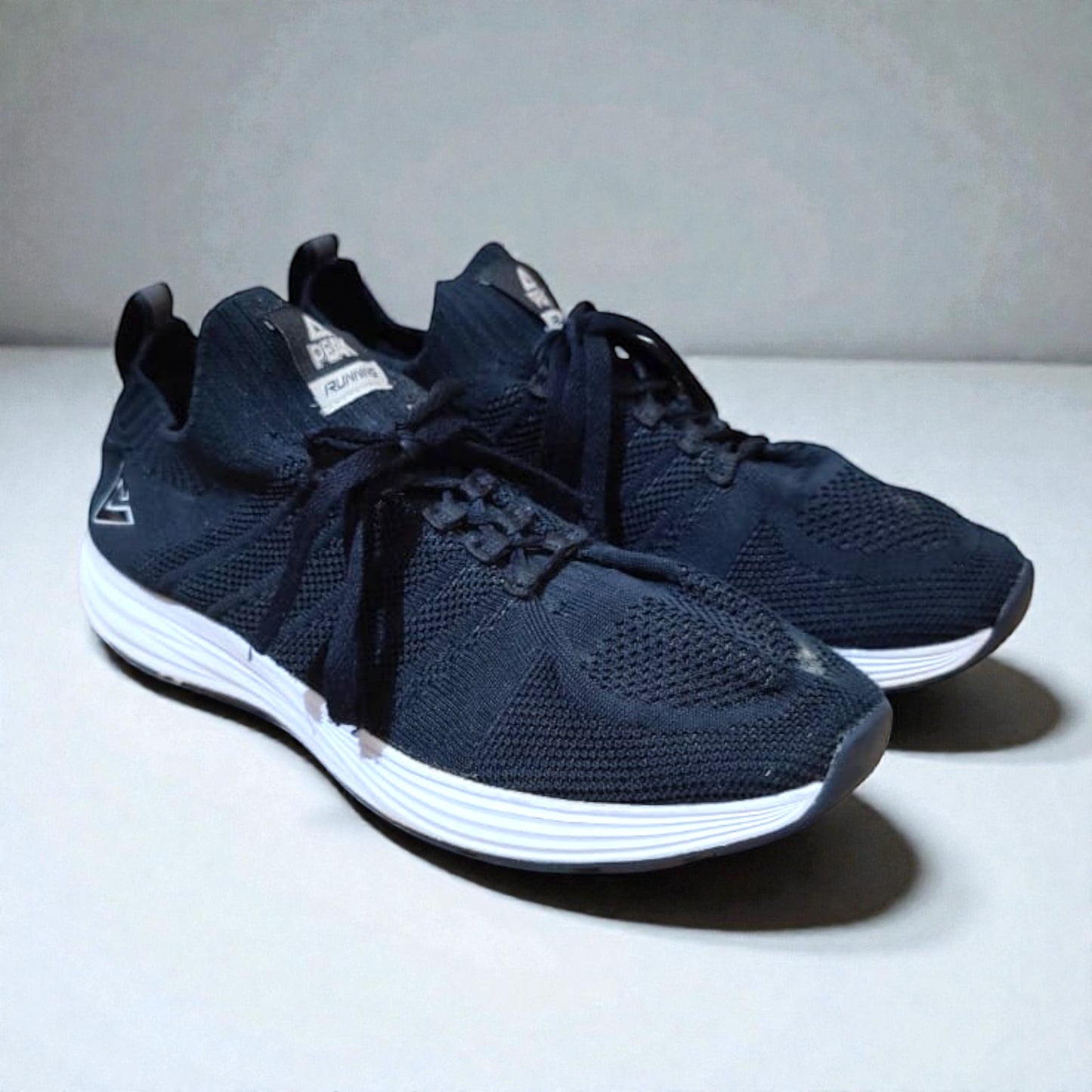 PEAK FEATHER LIGHT (Size 44/UK 10)