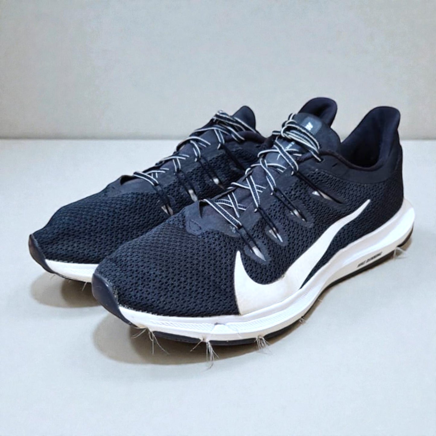 NIKE QUEST 2 (Size 44/UK 9)