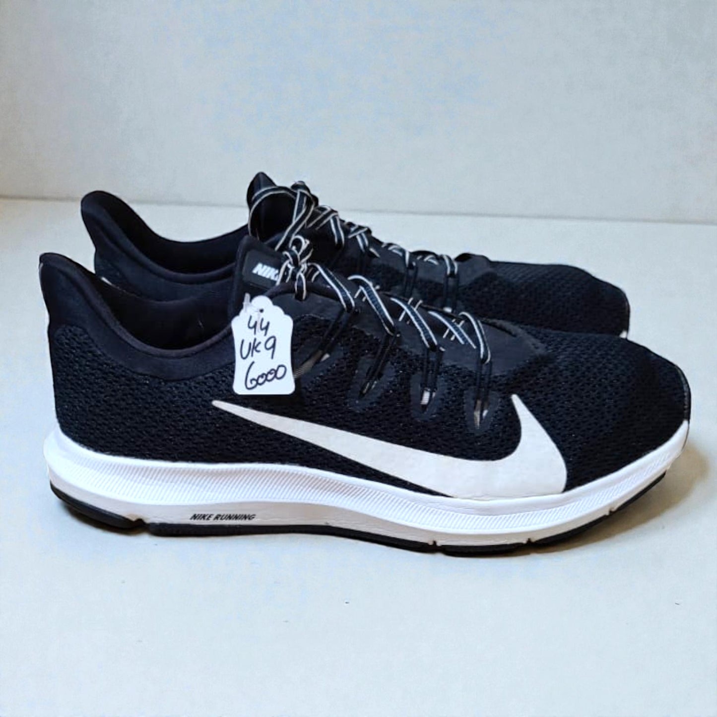 NIKE QUEST 2 (Size 44/UK 9)