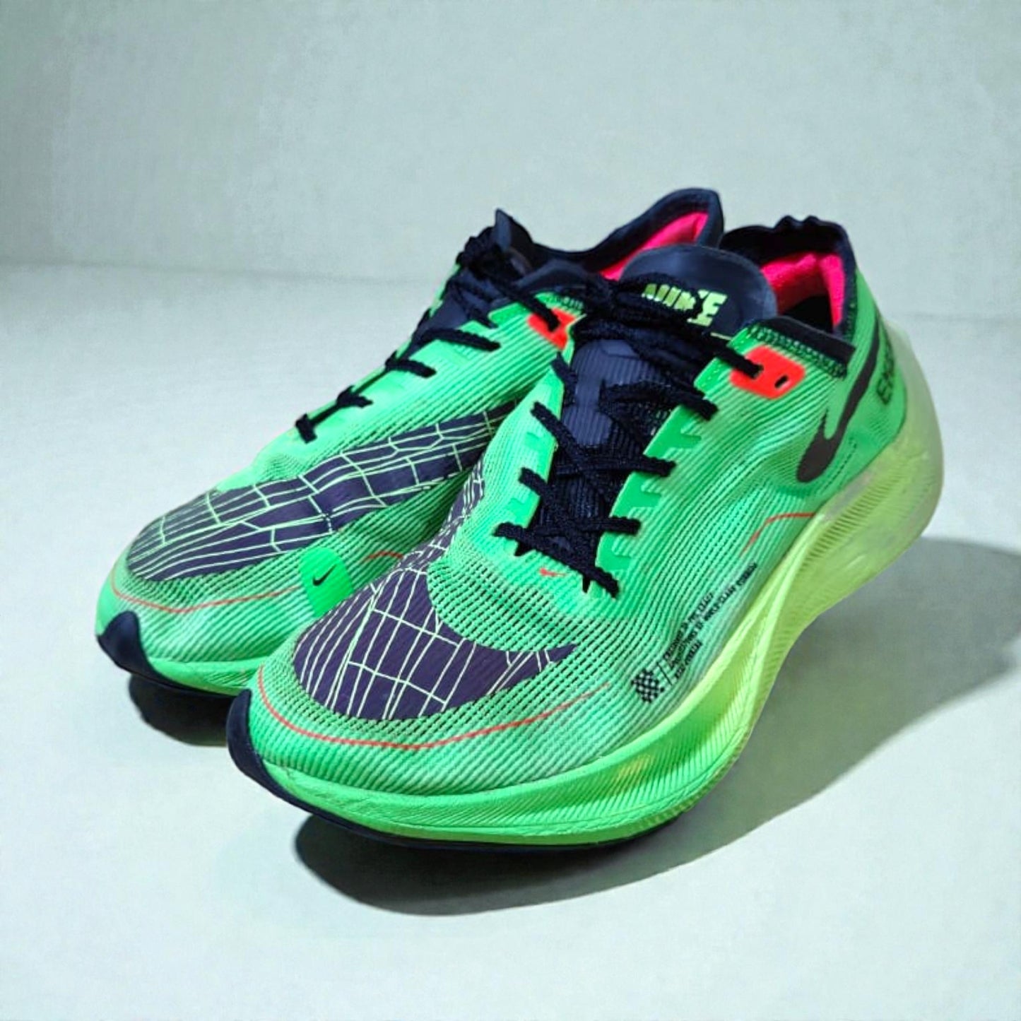 NIKE ZOOM X VAPORFLY (Size 42.5/UK 8)