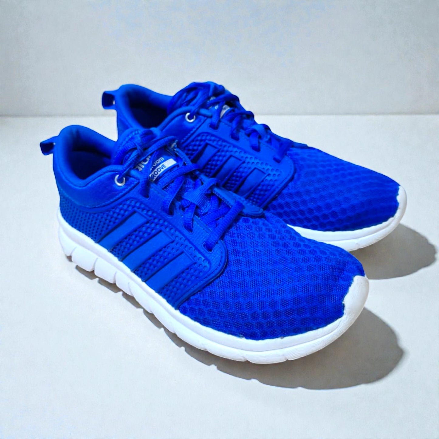 ADIDAS CLOUDFOAM GROOVE (Size 39.5/UK 6)