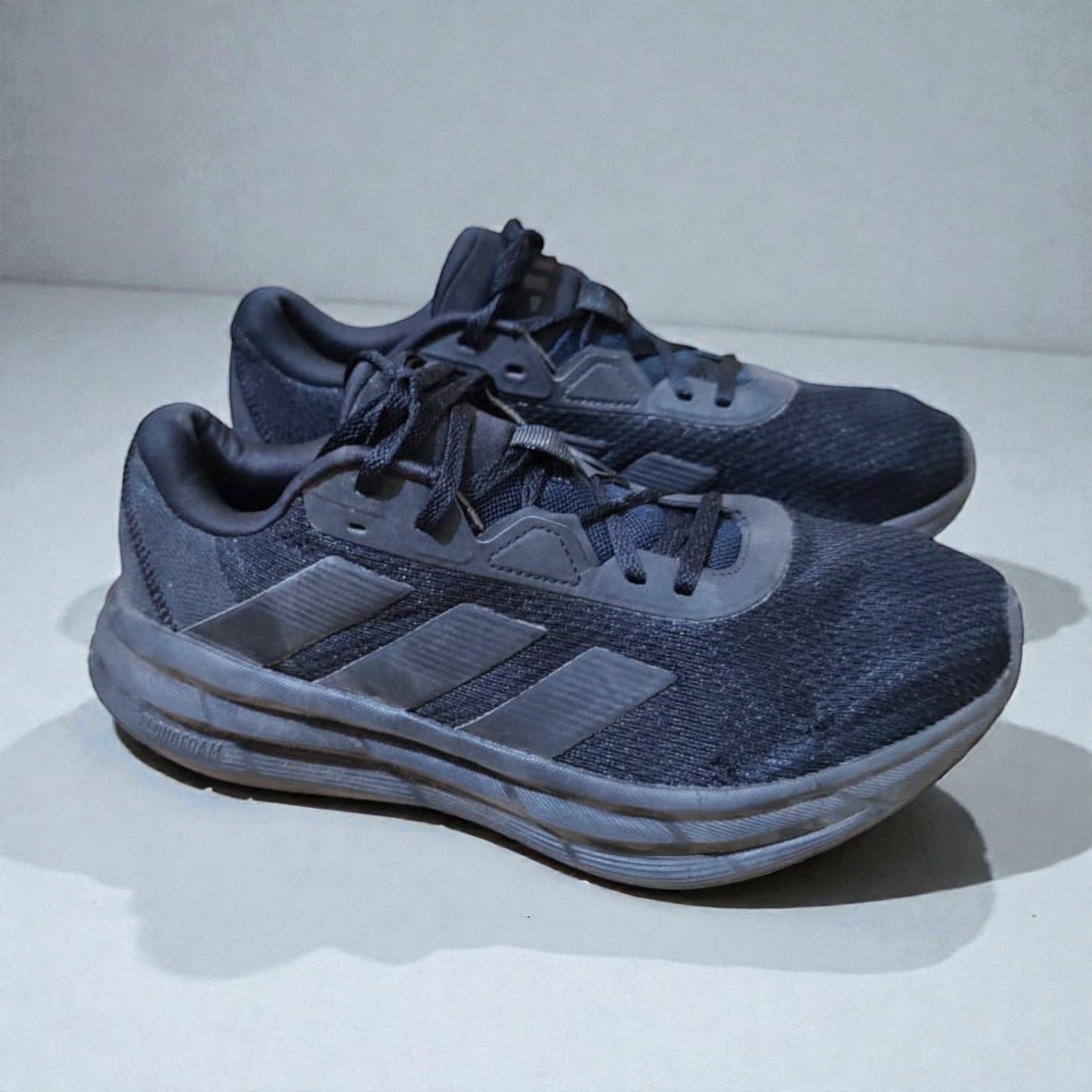 ADIDAS GALAXY 7 (Size 40.5/UK 7)