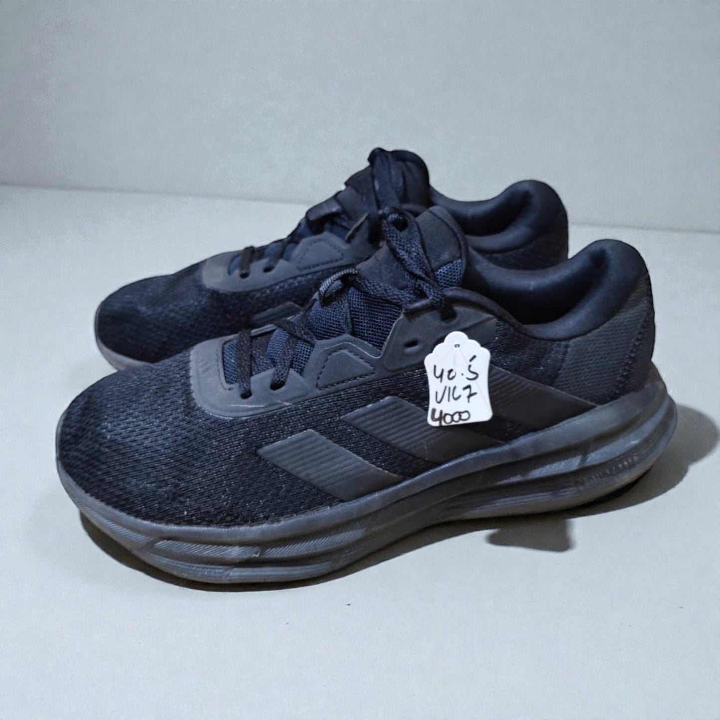 ADIDAS GALAXY 7 (Size 40.5/UK 7)