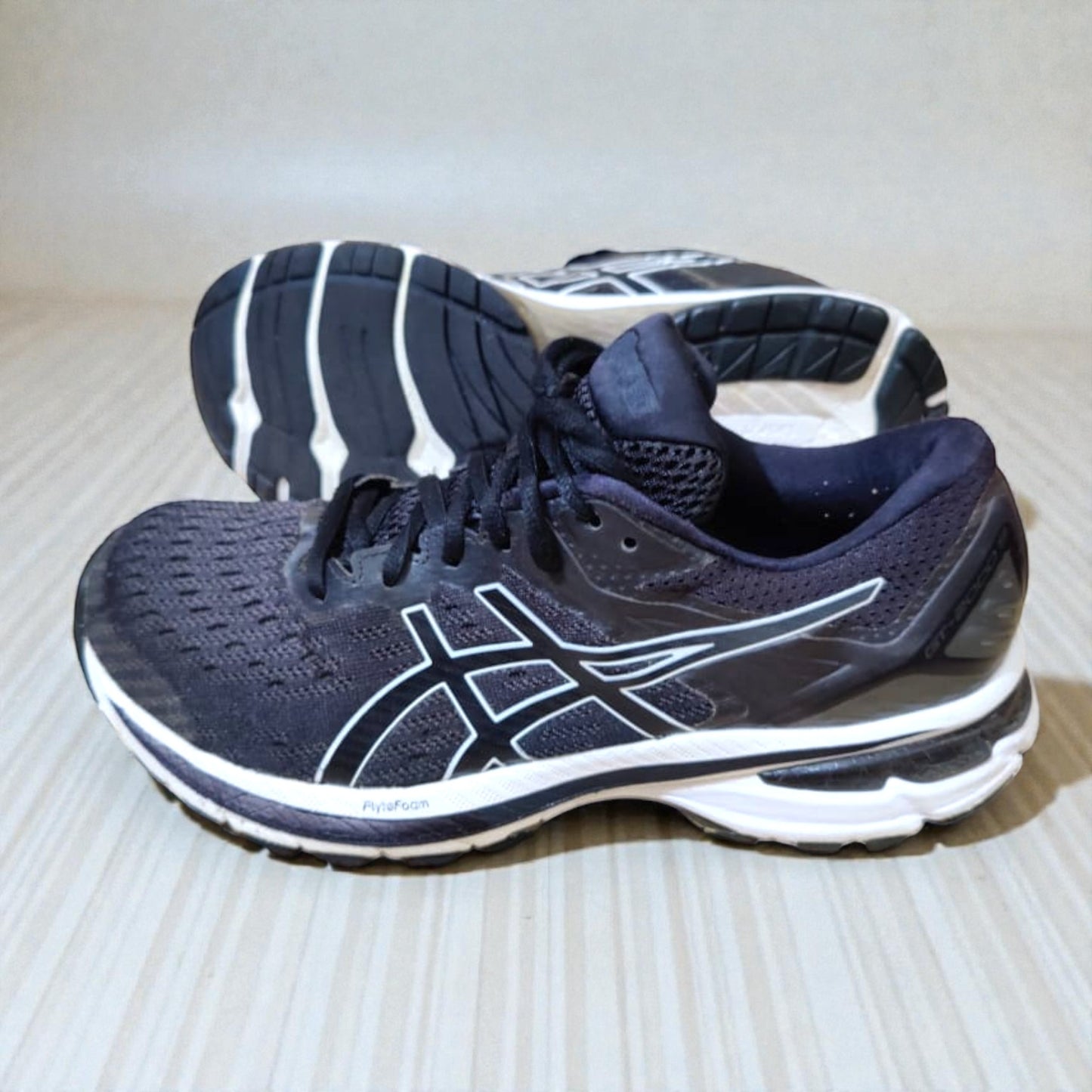 ASICS GT-2000 9 RUNNER (Size 40.5/UK 6.5)