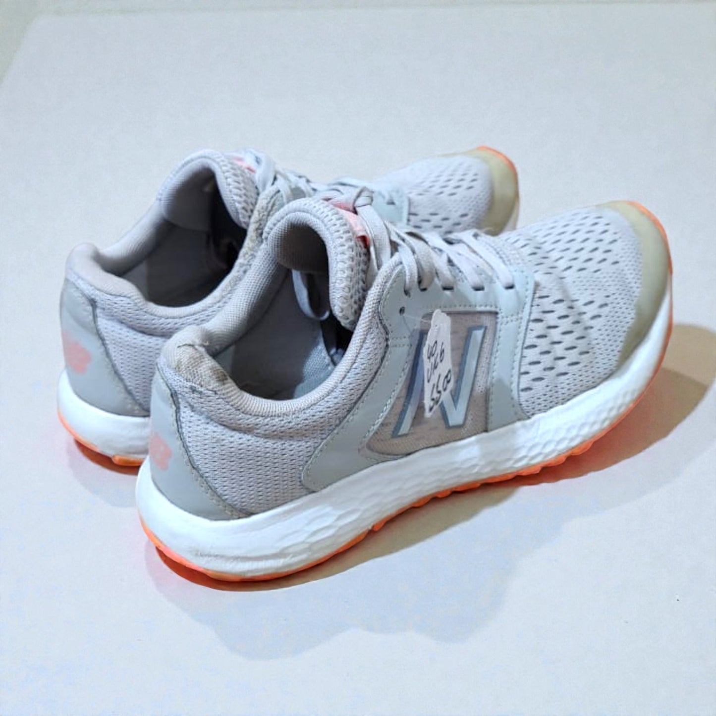 NB 520V5 CUSHIONING (Size 40/UK 6)