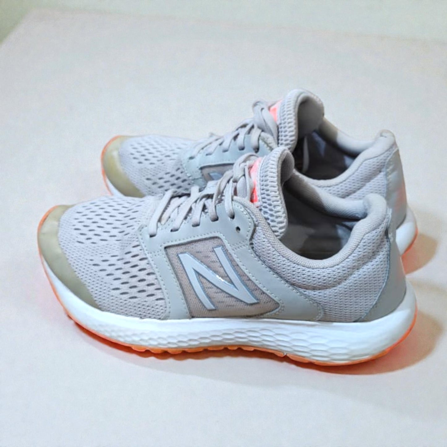 NB 520V5 CUSHIONING (Size 40/UK 6)