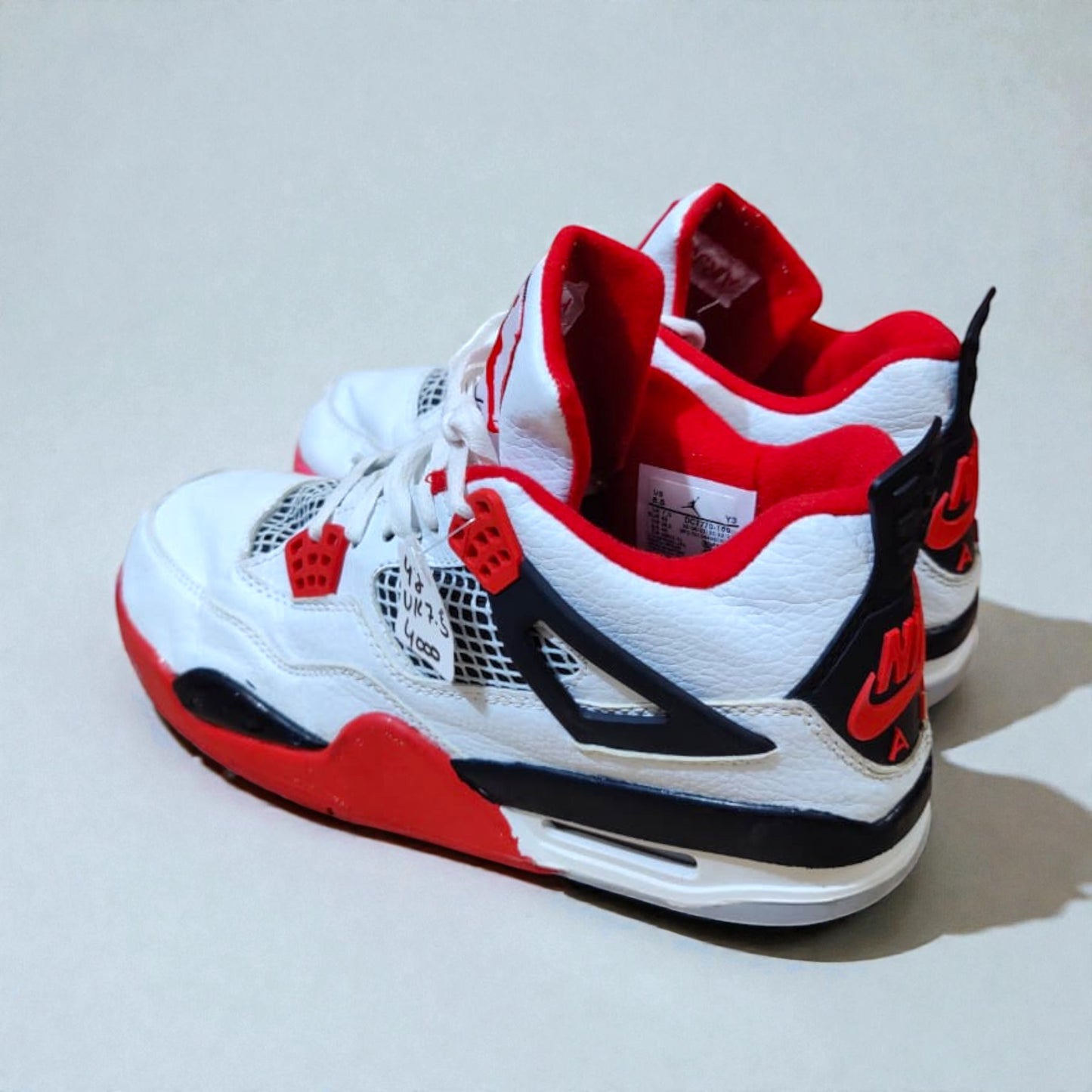 NIKE AIR JORDAN 4 RETRO OG (Size 42/UK 7.5)