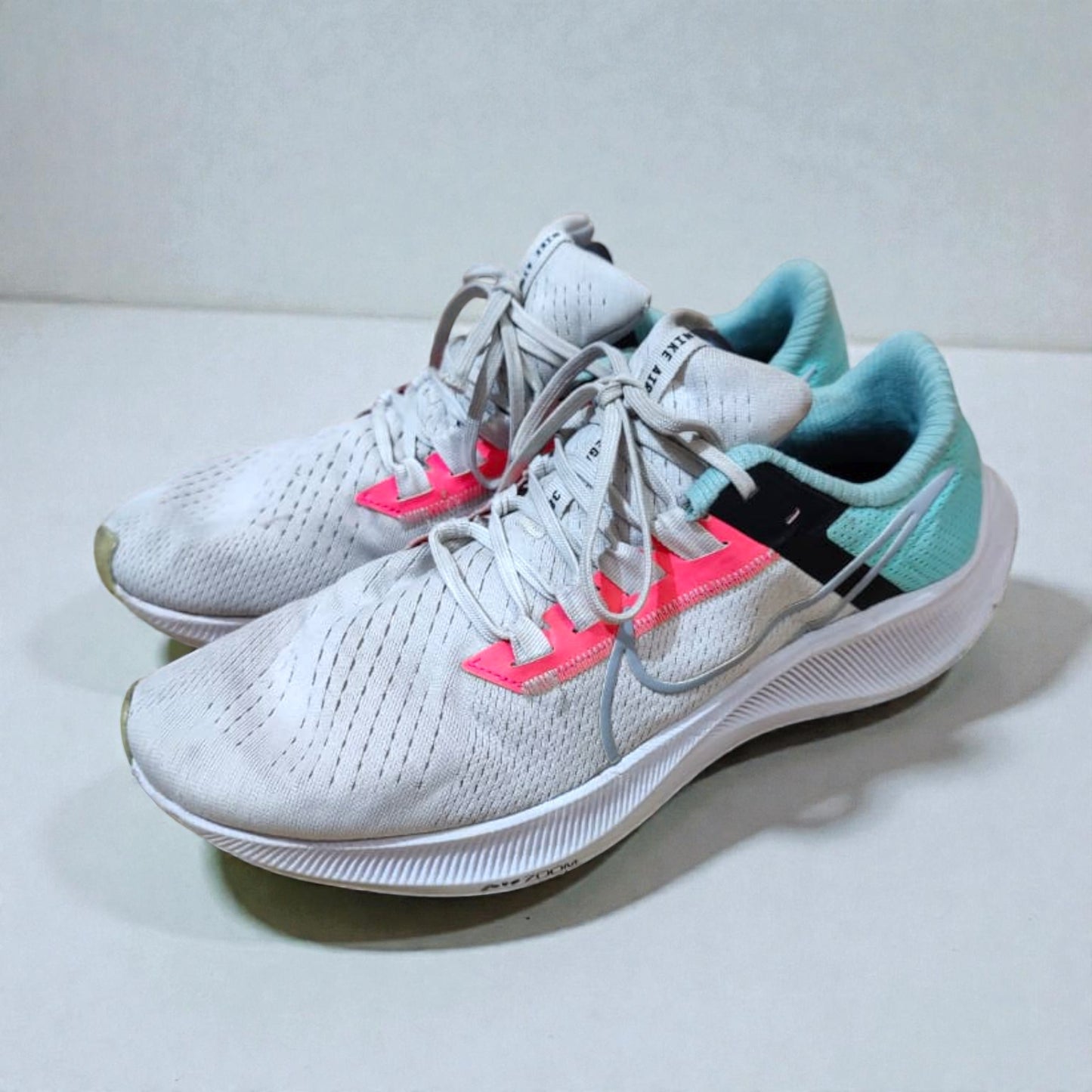 NIKE AIR ZOOM PEGASUS 38 (Size 43/UK 8.5)
