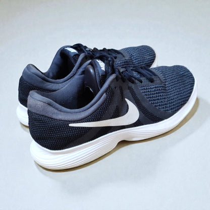 NIKE REVOLUTION 4 (Size 41/UK 7)