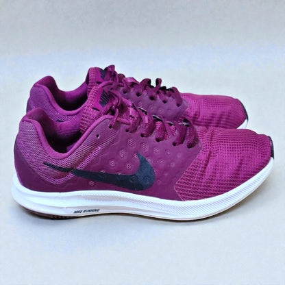 NIKE SHOES (Size 38/UK 5)