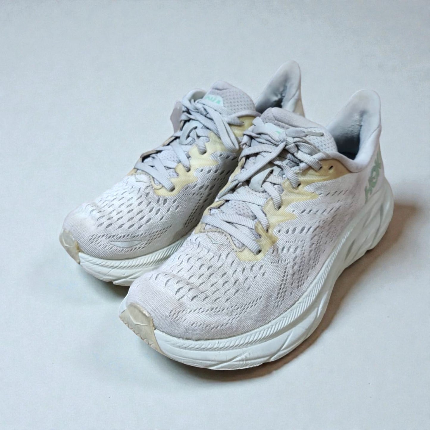 HOKA ONE ONE CLIFTON 8 (Size 38.5/UK 5.5)