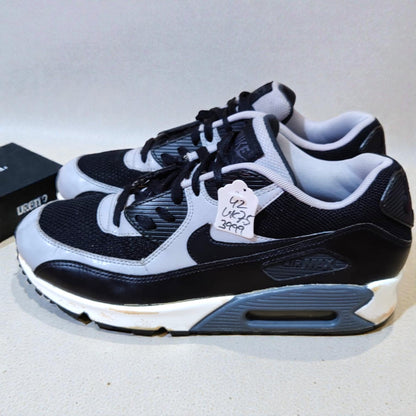 Nike Air Max 90 Essential (Size 42/UK 7.5)