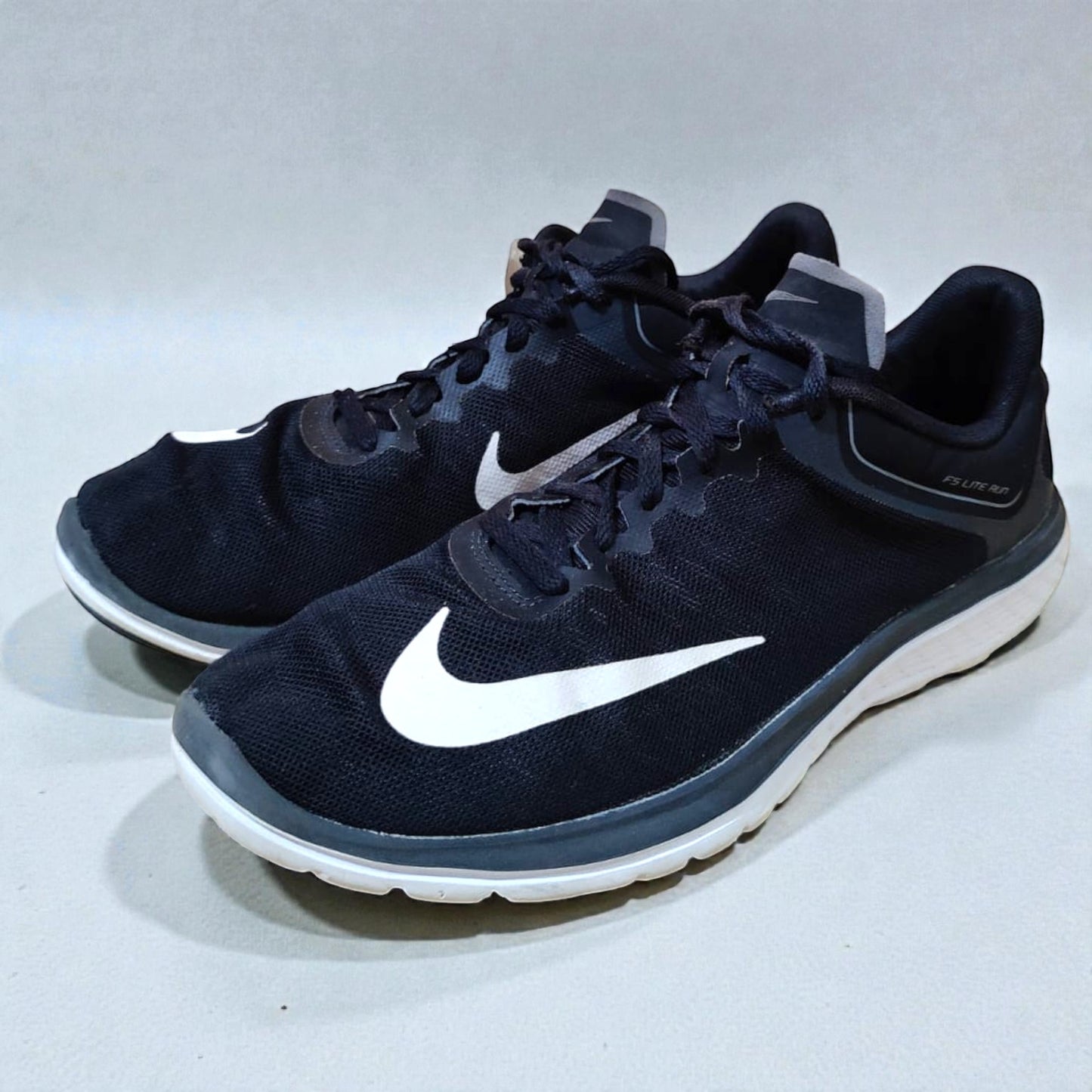 Nike FS Lite Run 4 (Size 43.5/UK 9)