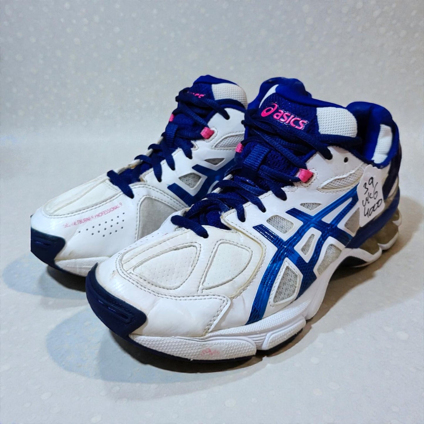 Asics Gel-Netburner Academy 9 (Euro 39/UK 6)