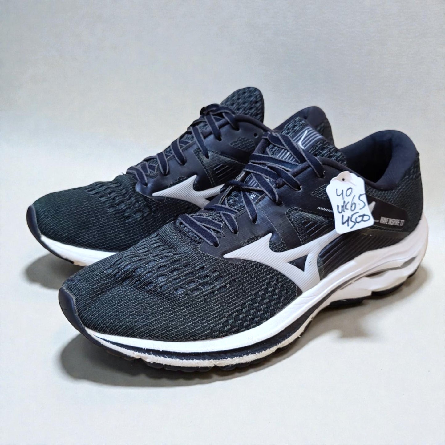 Mizuno Wave Inspire 17 (Euro 40/UK 6.5)