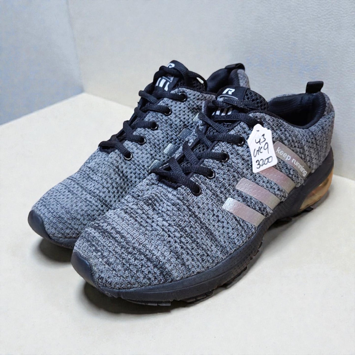 Keep Running (Euro 43/UK 9)