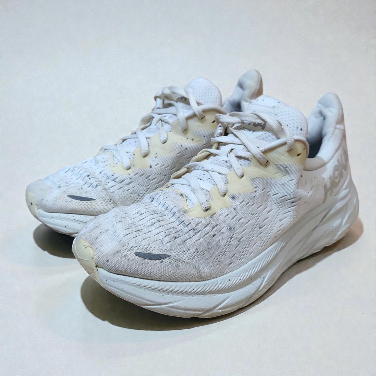 Hoka Clifton 8 (Euro 41.5/UK 7.5)