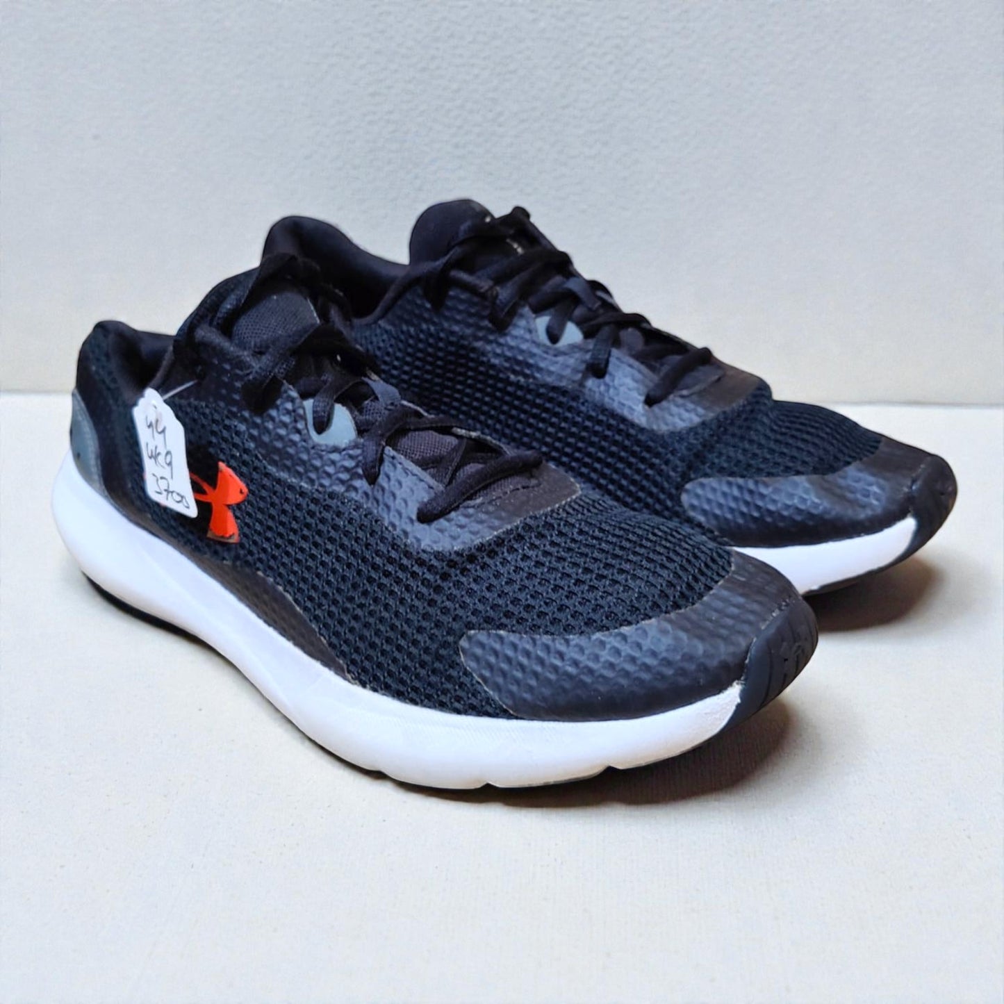 Under Armour Surge 3 (Euro 44/UK 9)