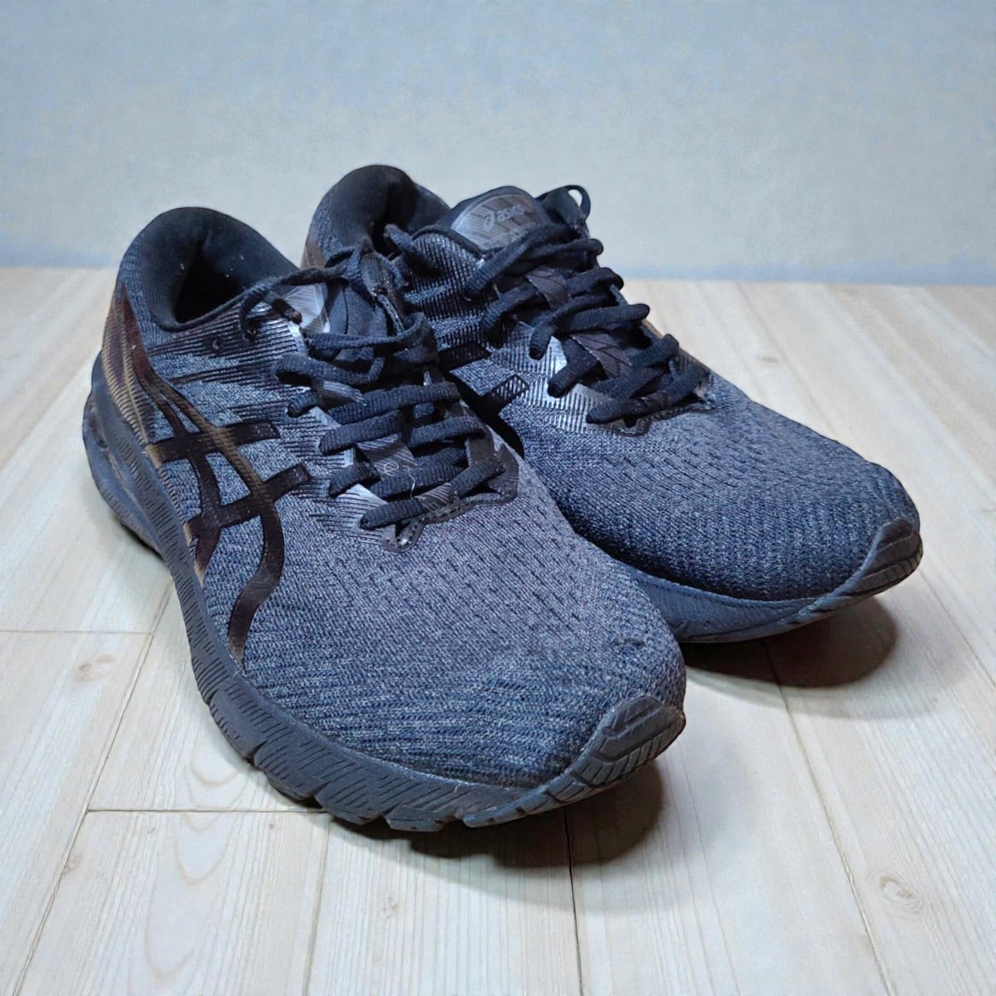 Asics GT-2000 10 (Euro 43.5/UK 8)