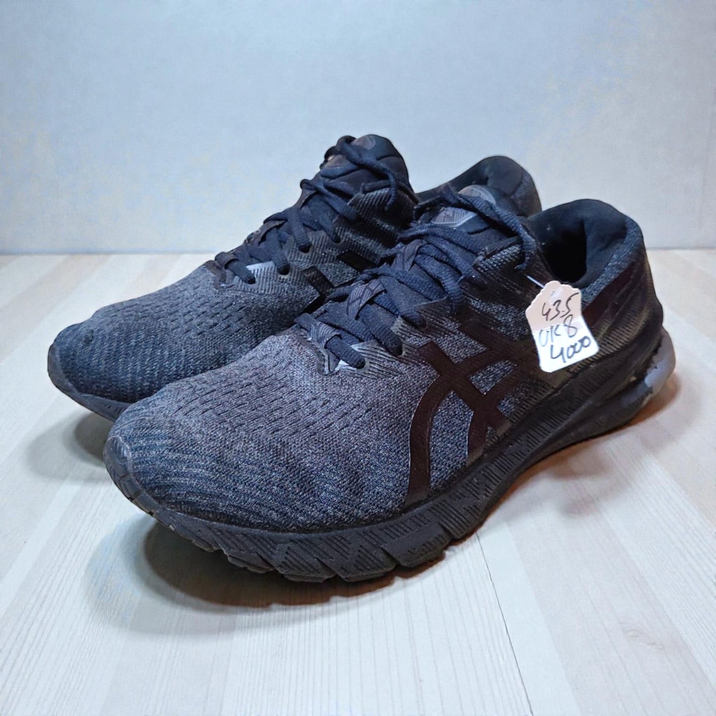 Asics GT-2000 10 (Euro 43.5/UK 8)