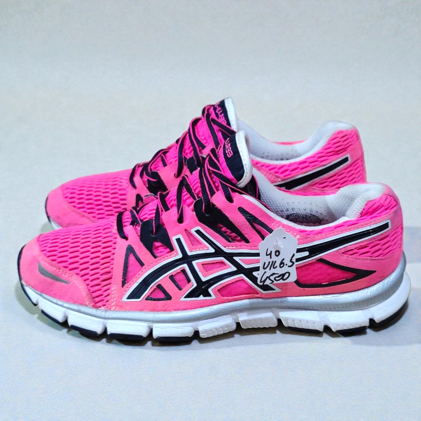Asics Gel-Blur 33 (Euro 40/UK 6.5)