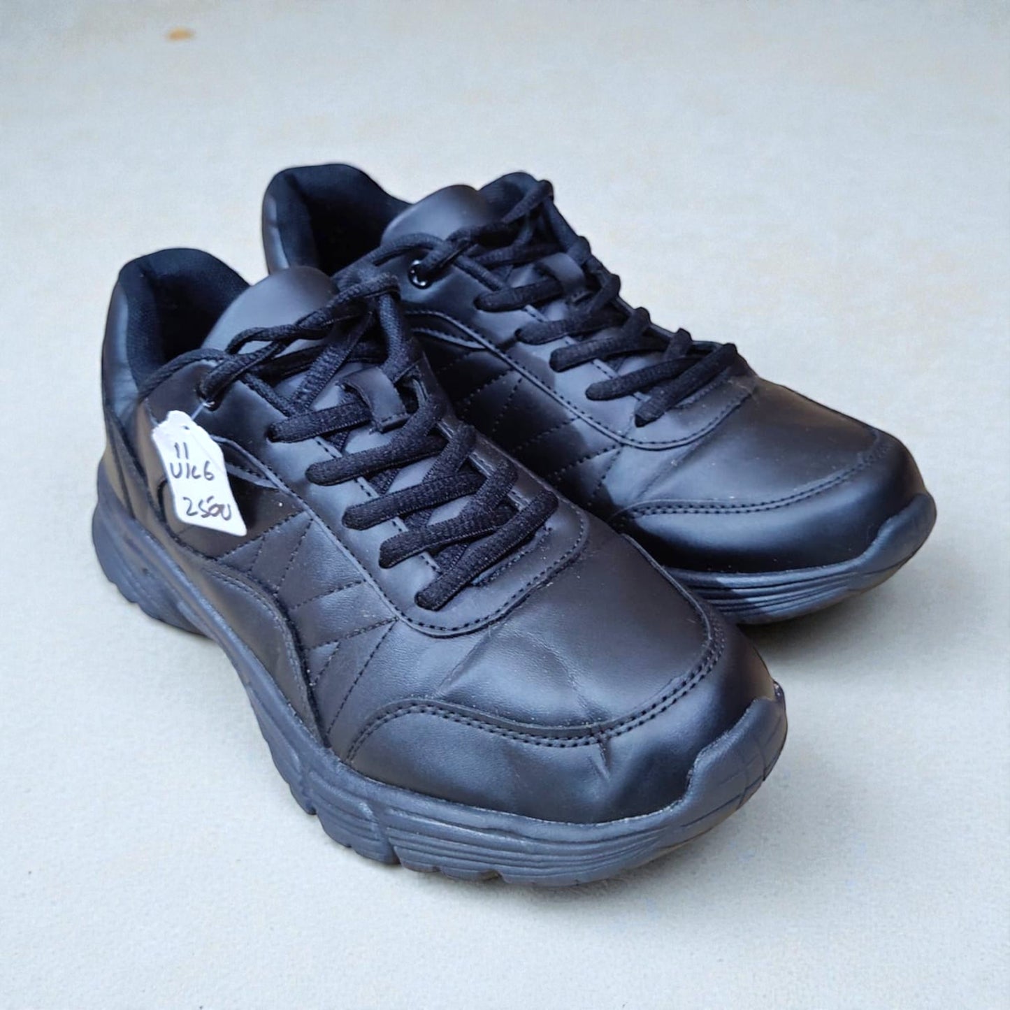 Men's Black Sports Shoes (Euro 41/UK 6)
