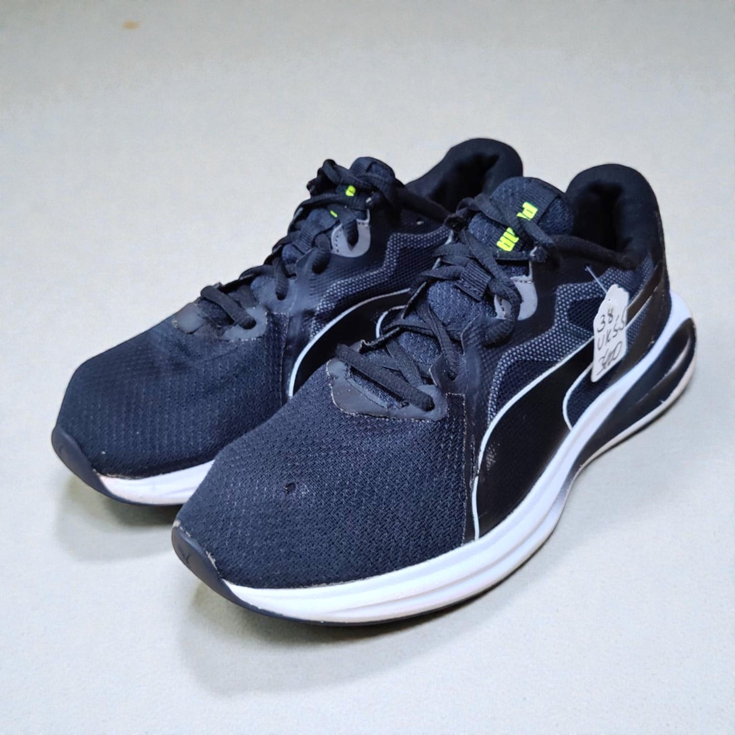 Puma Twitch Runner (Euro 38/UK 5.5)