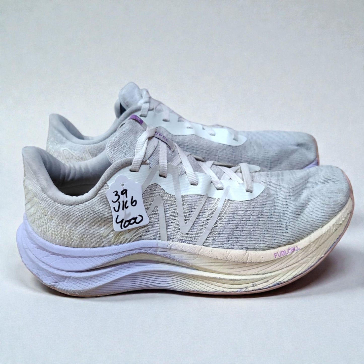 New Balance FuelCell Propel V4 (Euro 39/UK 6)