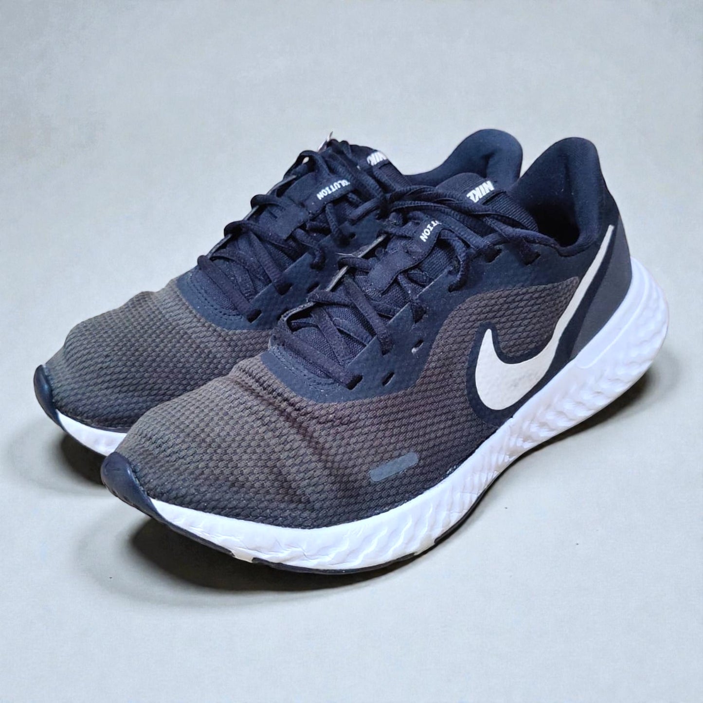 Nike Revolution 5 (Euro 42.5/UK 8)