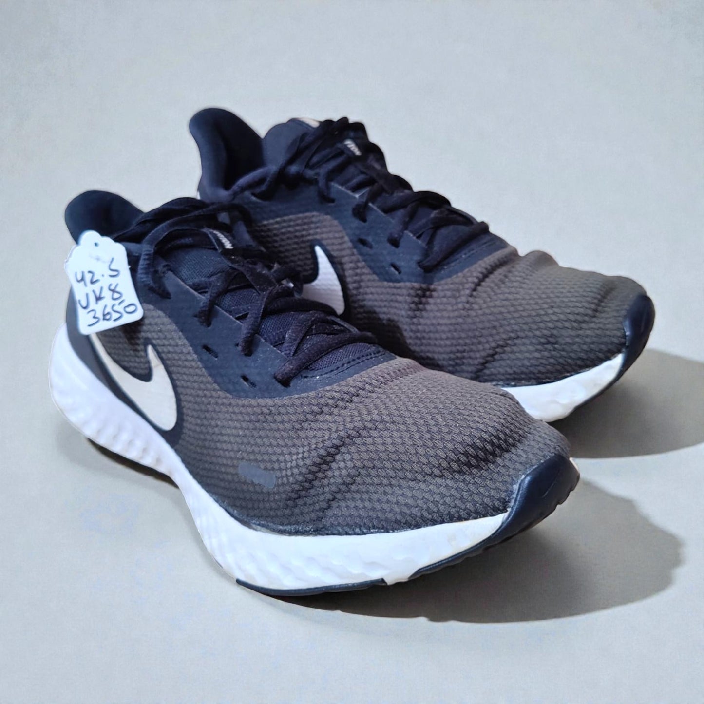 Nike Revolution 5 (Euro 42.5/UK 8)