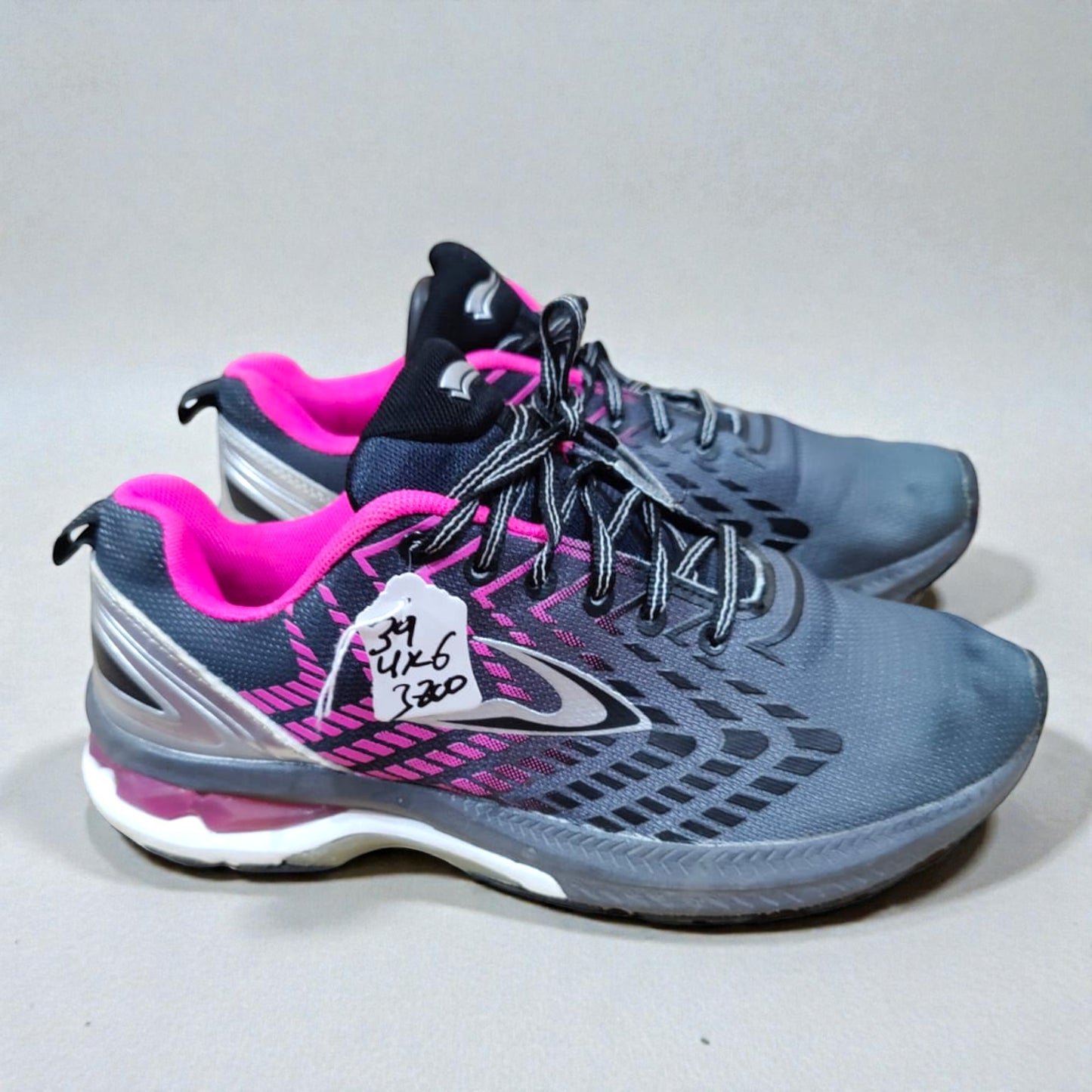 Crivit Sports (Euro 39/UK 6)