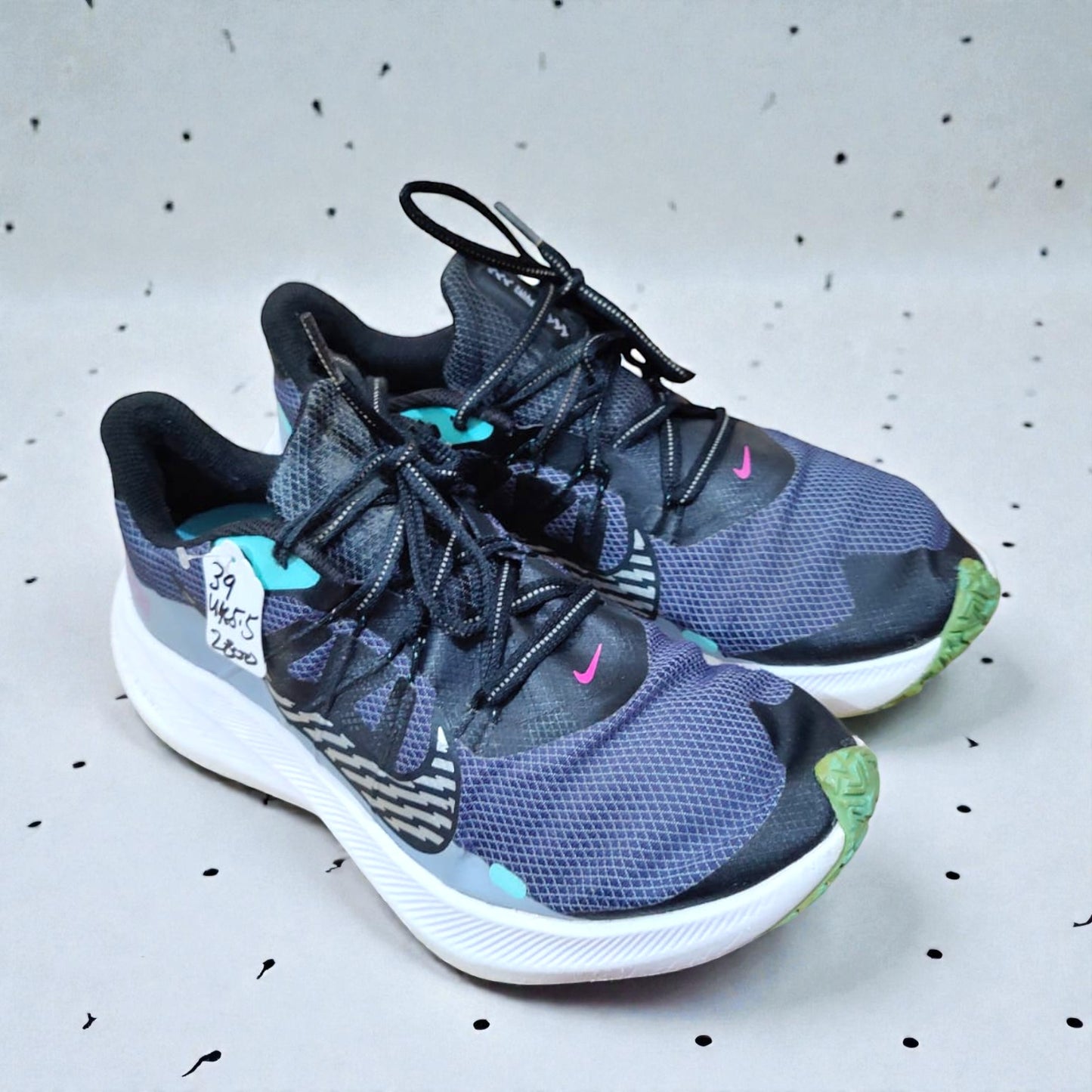 Nike Winflo 7 Shield (Euro 39/UK 5.5)