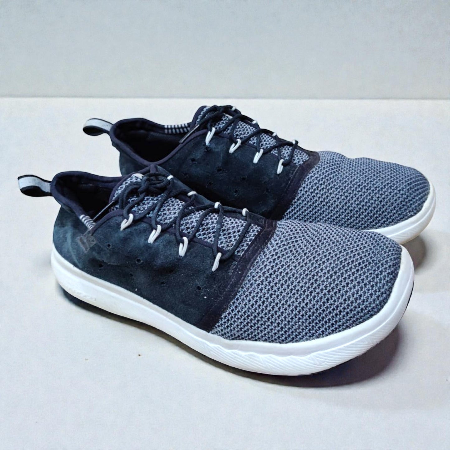 Under Armour Charged 24/7 Low EXP (Euro 44.5/UK 9.5)
