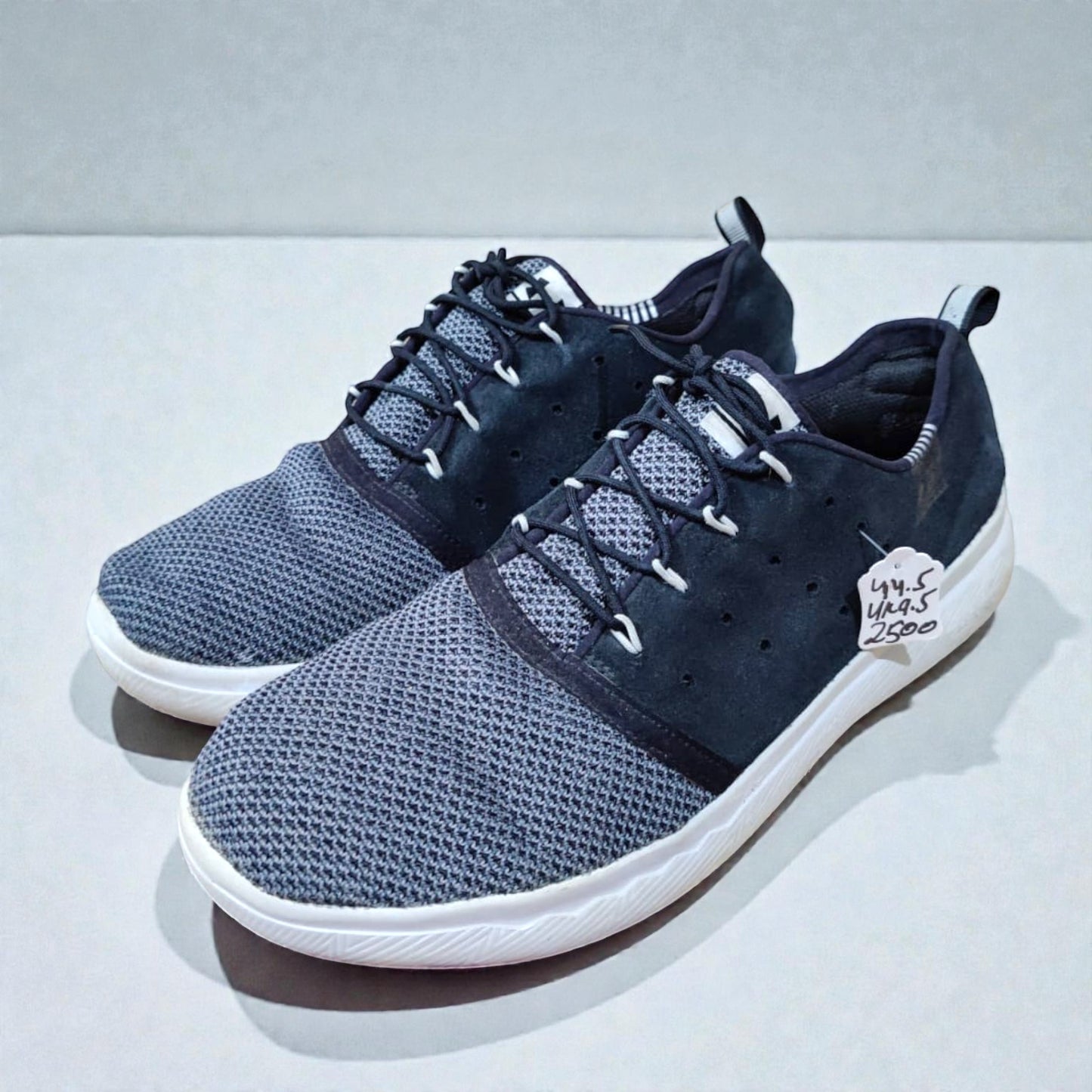 Under Armour Charged 24/7 Low EXP (Euro 44.5/UK 9.5)