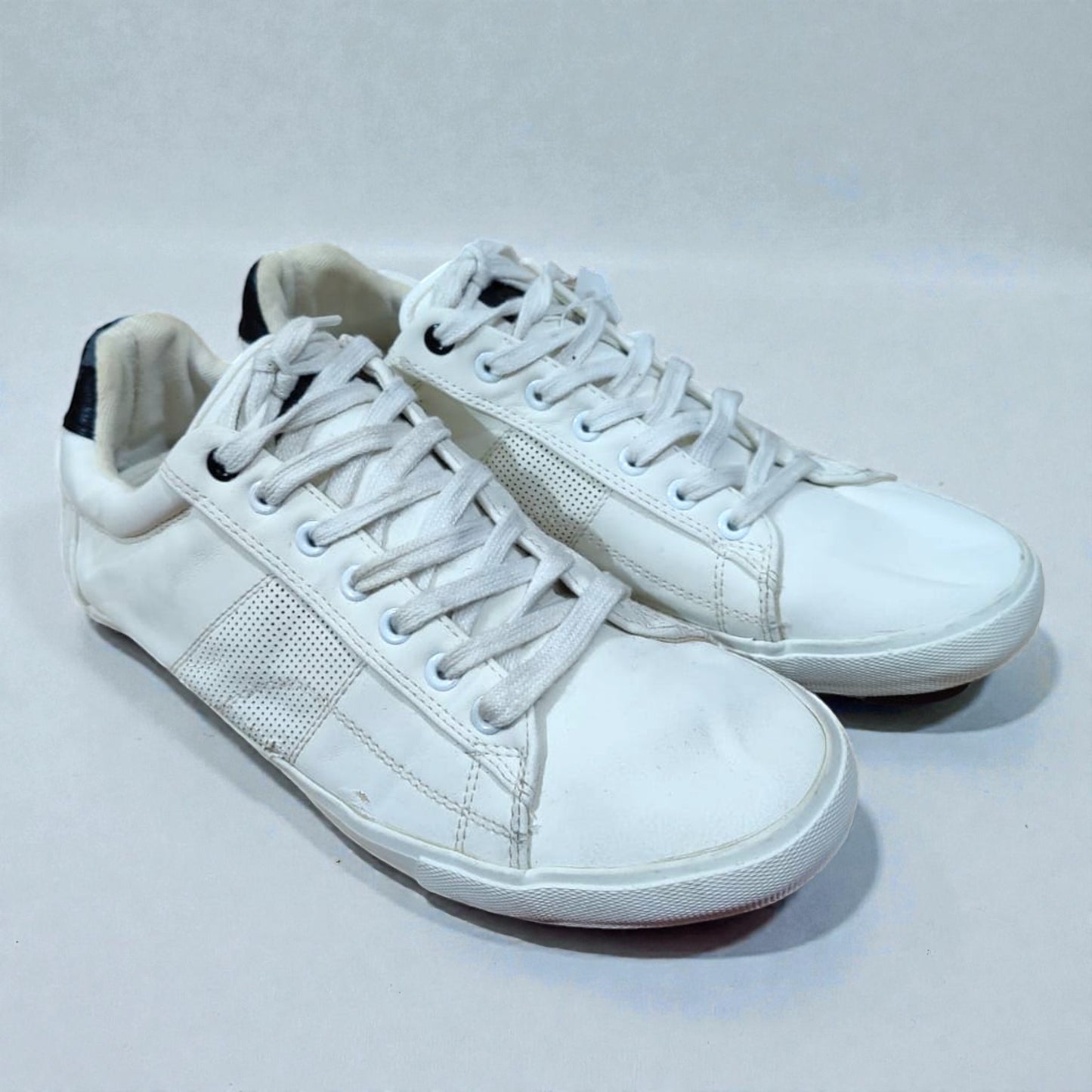 White Casual Sneaker (Euro 45/UK 10)