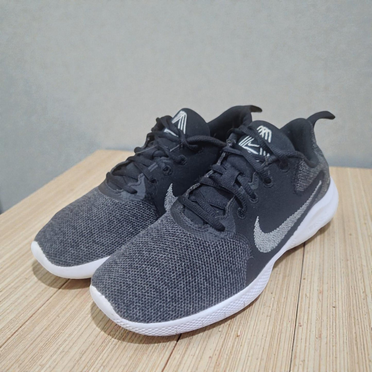 Nike Flex Experience (Euro 41/UK 7)