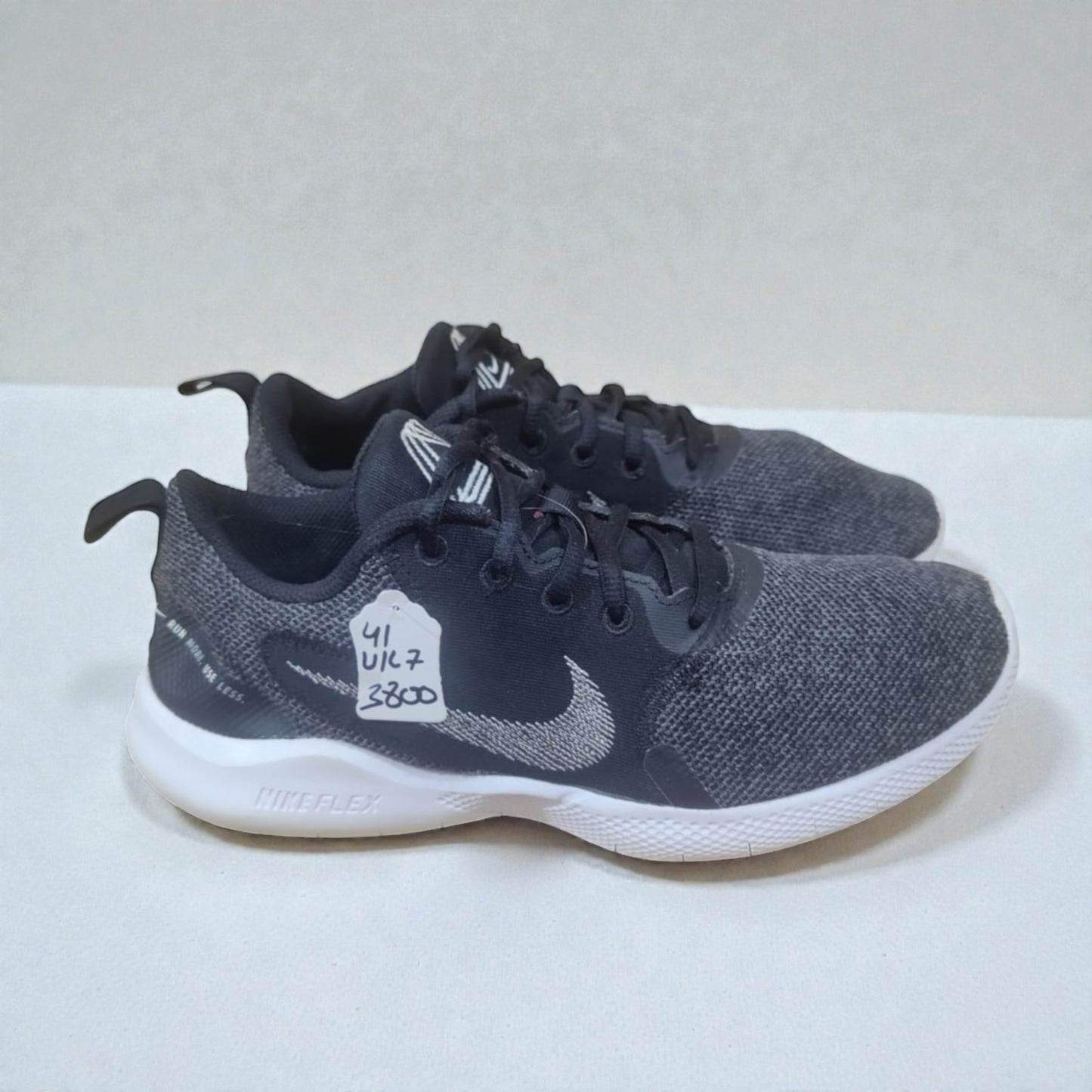 Nike Flex Experience (Euro 41/UK 7)