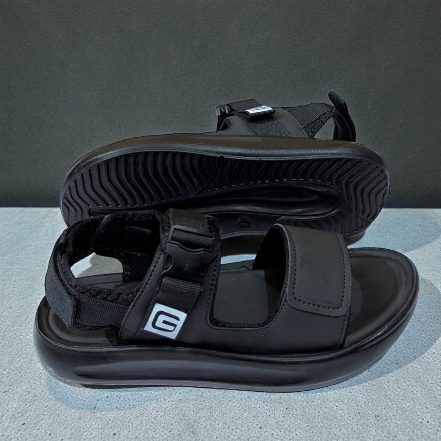 Gravity Men's Sandal